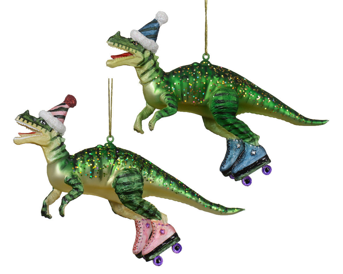 Groene hangende glaskunst-dino met blauwe wielen en gouden ophanghaak