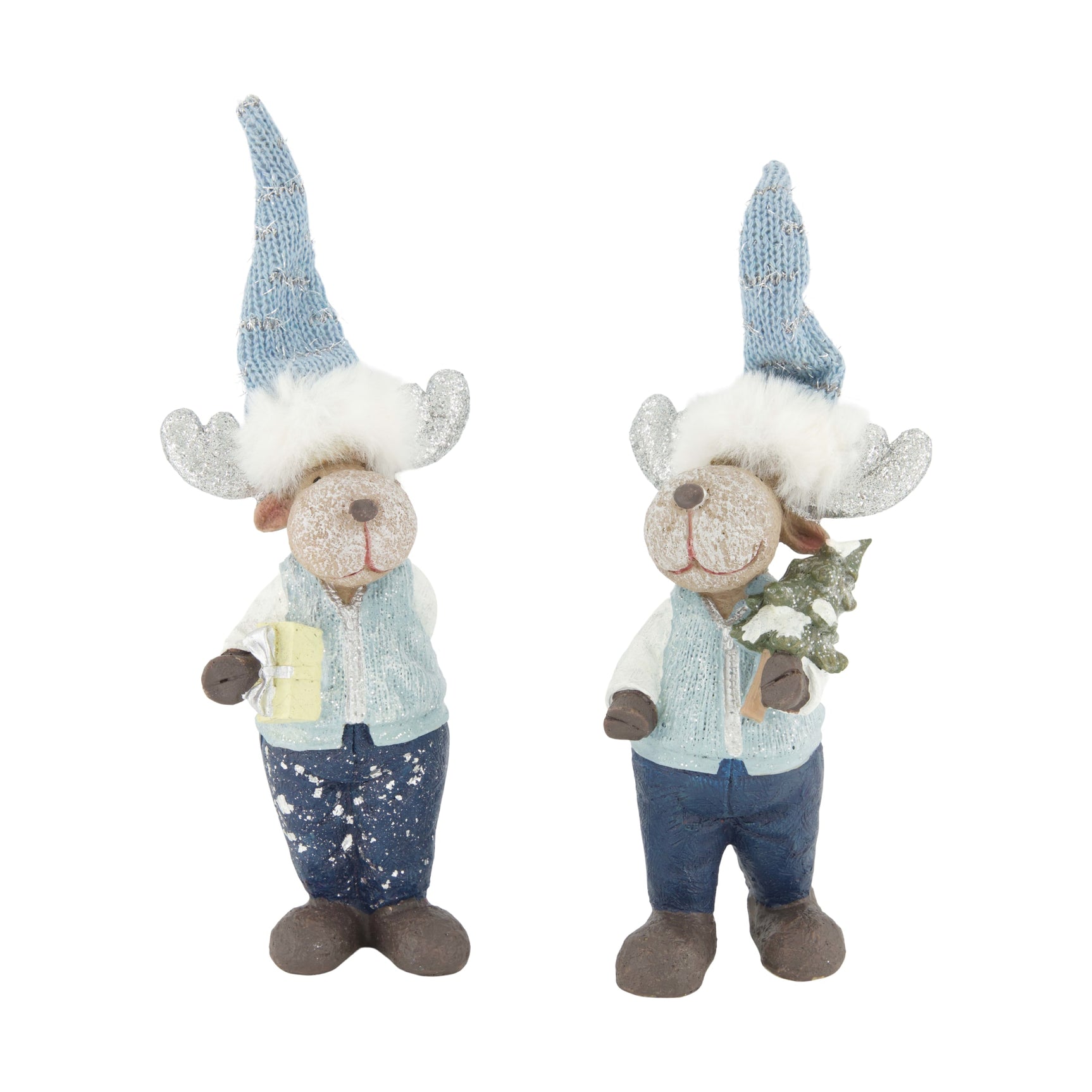 Rendierfiguur van polyresin, twee staande hertjes met blauw truitje en donkerblauwe broek