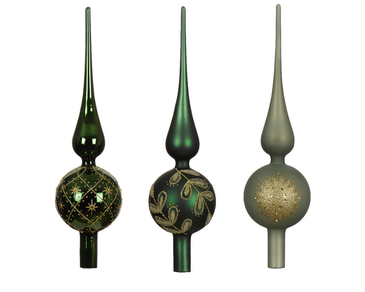 Glazen decoratiepiek, drie glasstukken met puntige bovenkant en gegraveerd motief