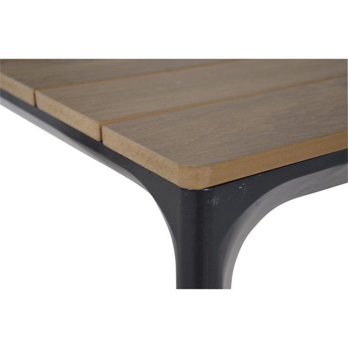 Polywood eettafel randdetail: houtlook blad met donkergrijze schaalpoot