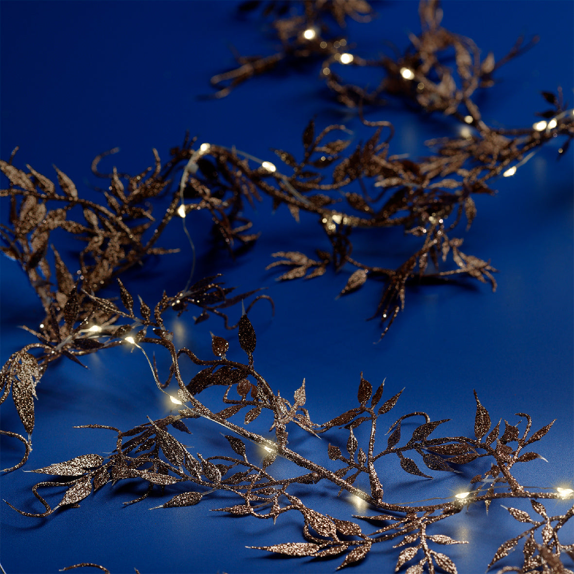 Decoratieve takjeslinger met micro-leds, donkerbruin/goud en warmwit licht