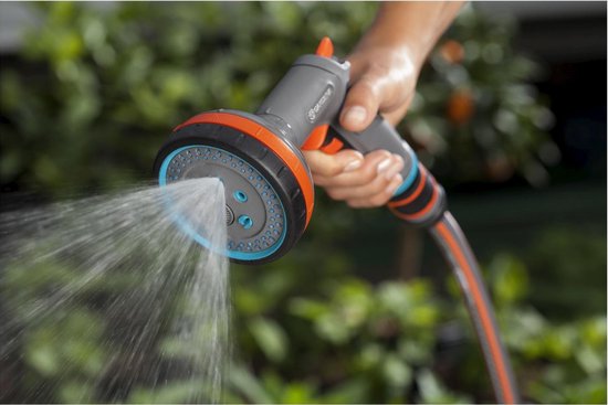 Tuinbesproeier met 5 standen, sproeikop in gebruik met koppel aan slang