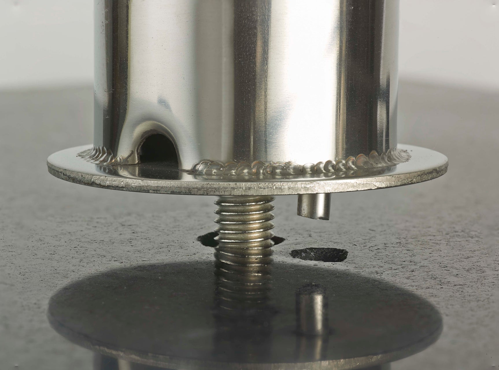 Parasolvoetgraniet met metalen schroefdraadbevestiging en uitsparing