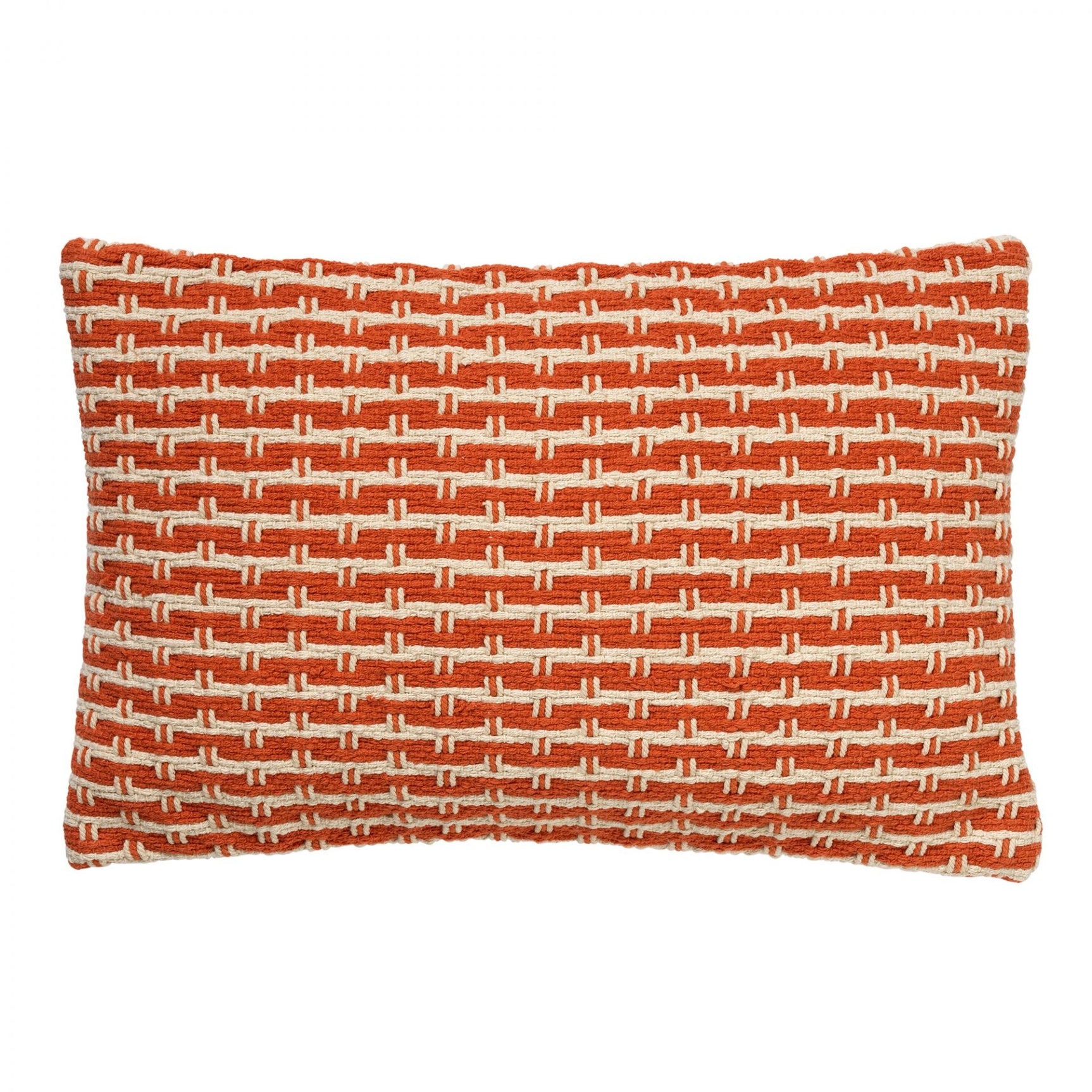 Katoenen sierkussen met oranje basis en wit geometrisch weefpatroon, met franjerand