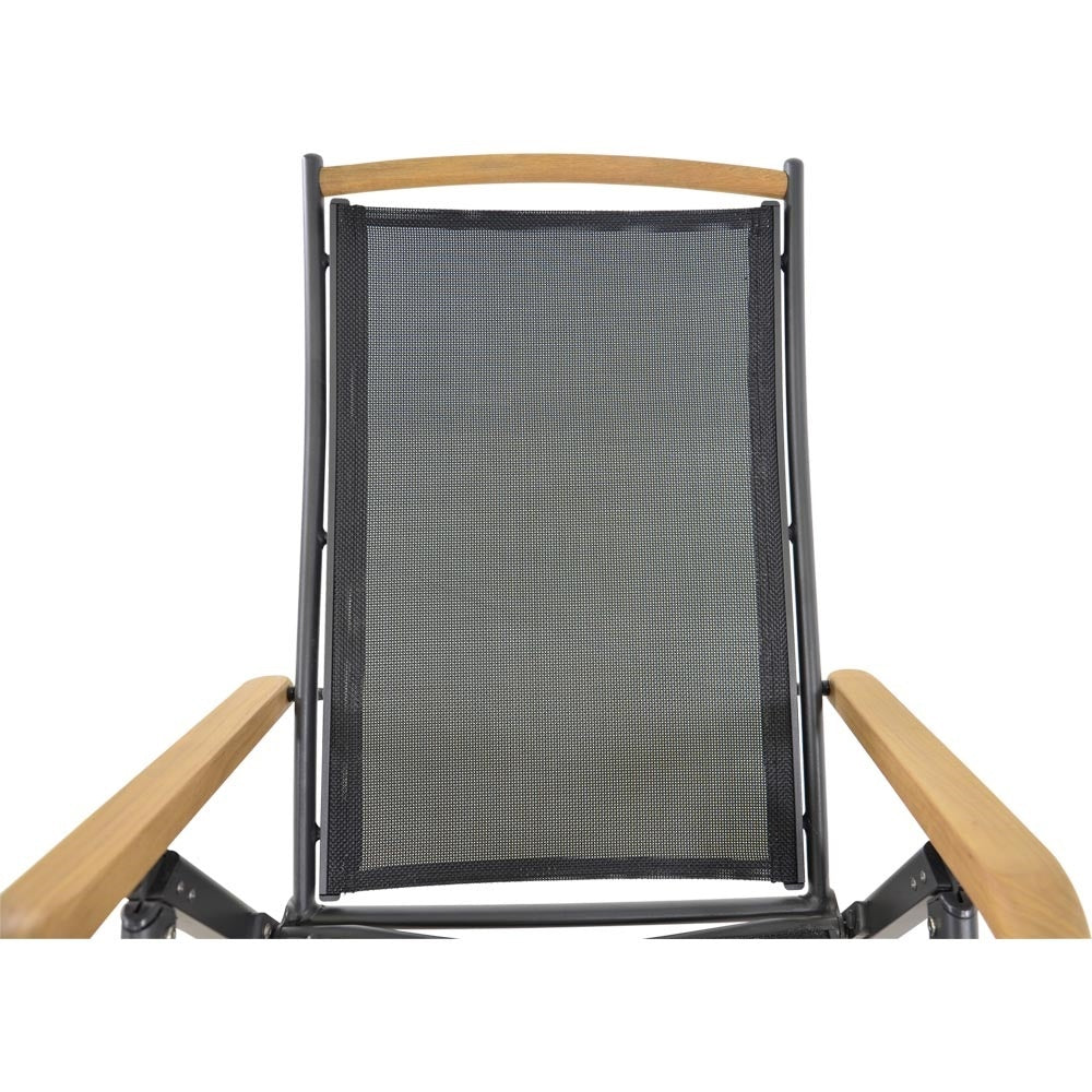 Ligstoel frontaanzicht met grijze mesh-zitting en rug, houten steunbalken en frame