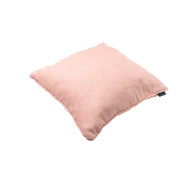 Outdoor sierkussen 50x50 cm licht zalm, paspelrand en zwart label in hoek