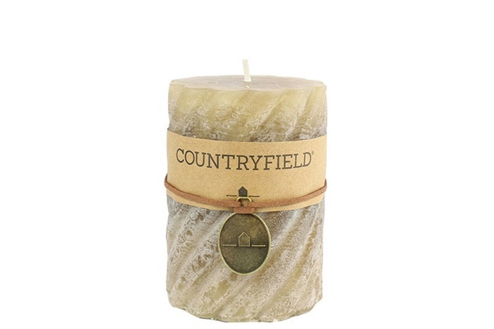 Beige spiraalkaars met katoenen lont en decoratieve band rond de cilinder