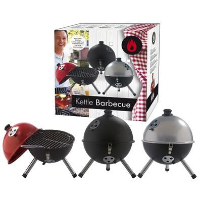 Kogelbarbecue set van drie kettles: rood, zwart en zilver met deksel en pootjes.