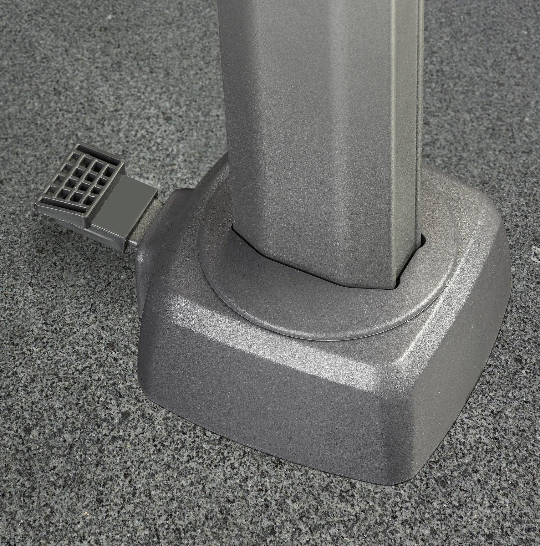 Platinum zweefparasol Challenger T² Glow 300x300 - antraciet