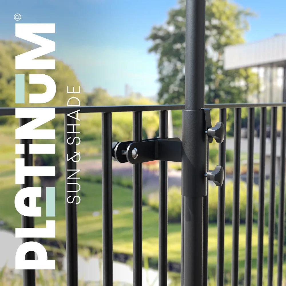 Verticale balkon leuning met verticale spijlen en bevestigingsklemmen, donker
