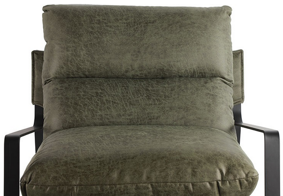 Olijfkleurige fauteuil met brede rugleuning en gestoffeerde zitting, zwart frame.