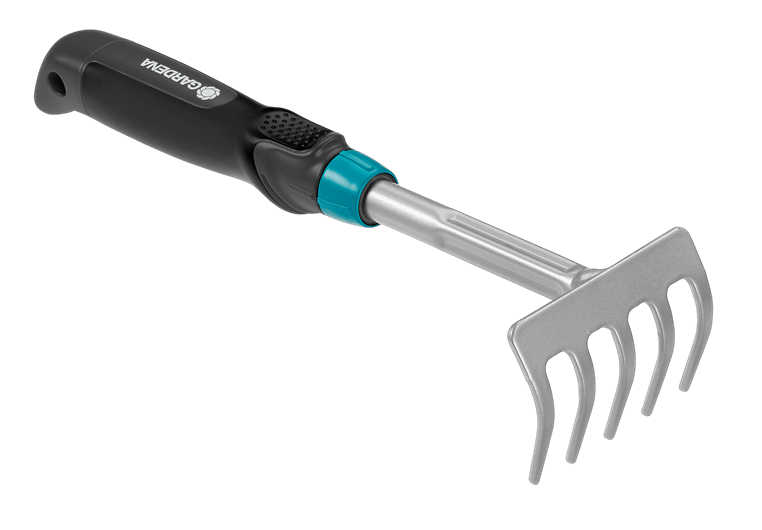 Gardena Comfort handharkje met zwarte handgreep en blauwe inzet, metalen harkkop.