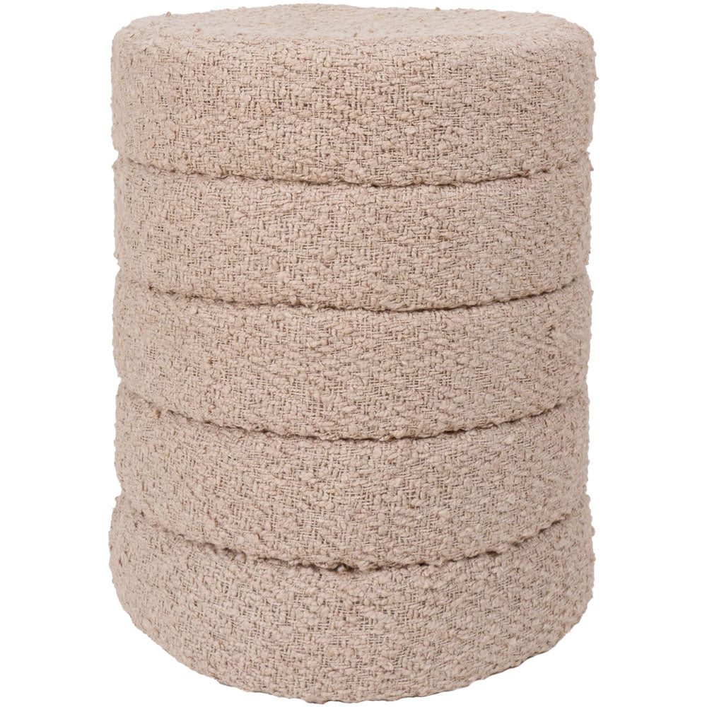 Beige cilindrische poef met gestikte banen en ronde bovenkant, 53 x ø43 cm.