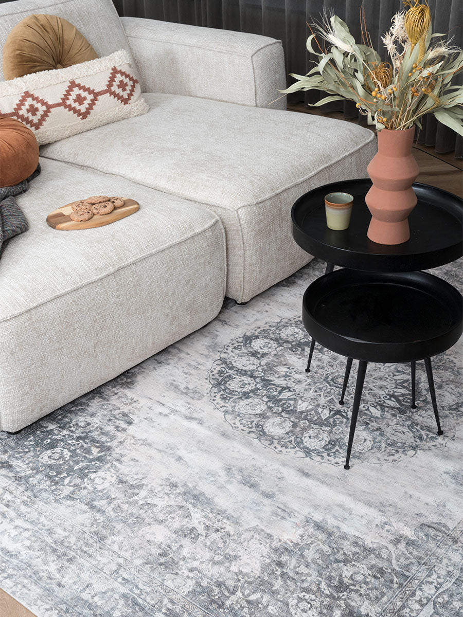 Grijs vloerkleed met vintage ornamenten en medaillon, 160x230 cm