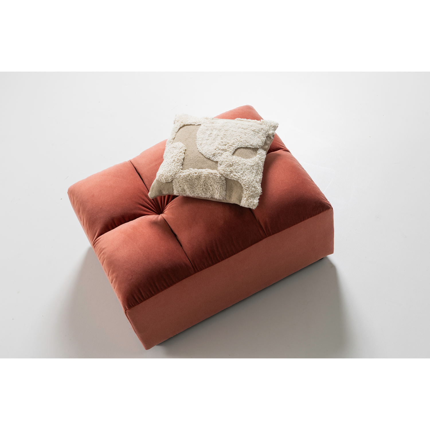 ALLURE HOCKER VELVET BLUSH