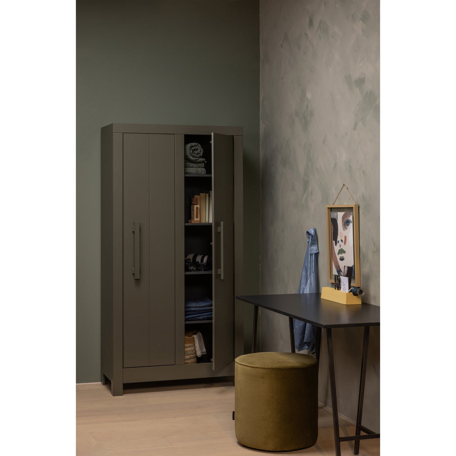 SARA POEF HOOG VELVET ARMY 46xO46