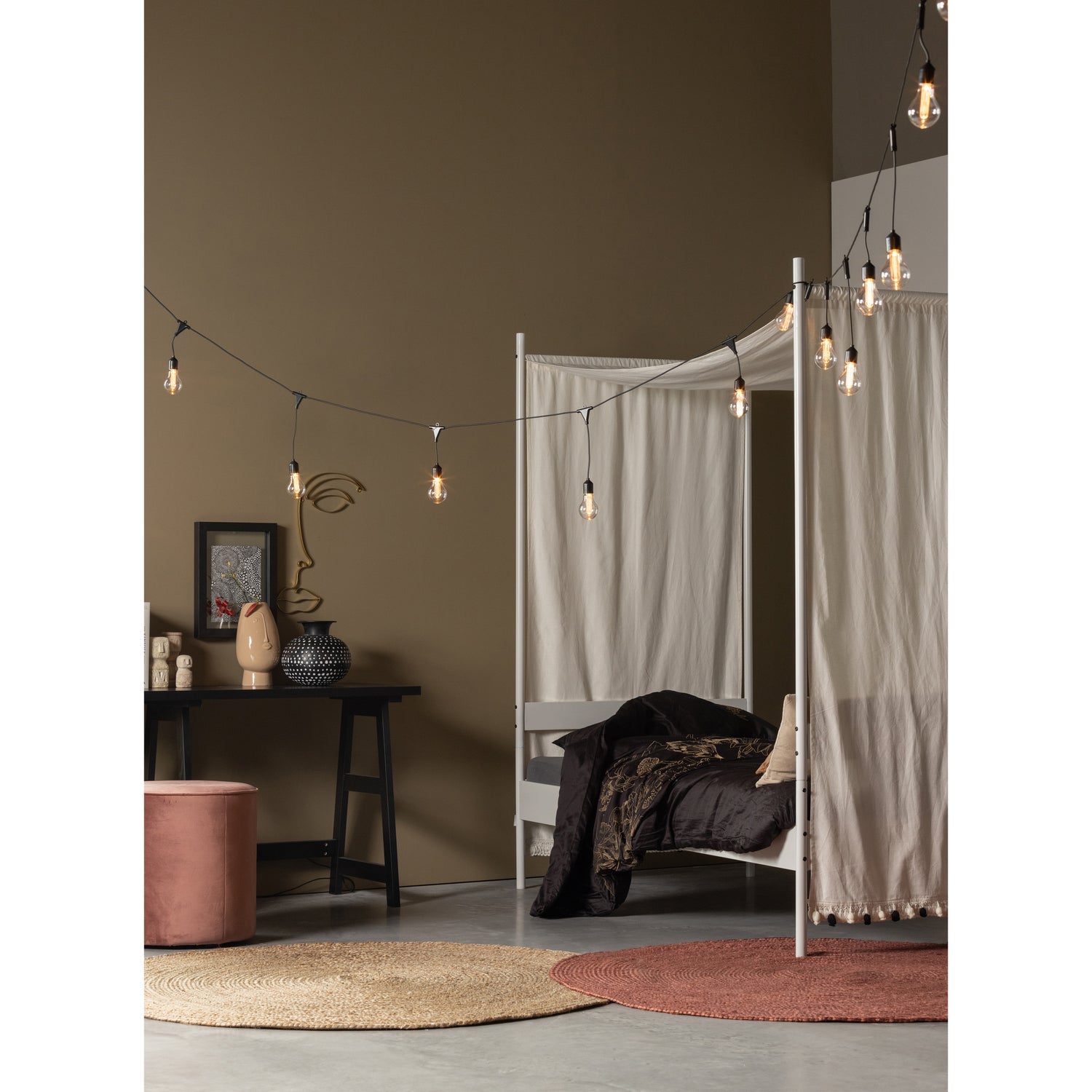 SARA POEF HOOG VELVET OUD ROZE 46xO46