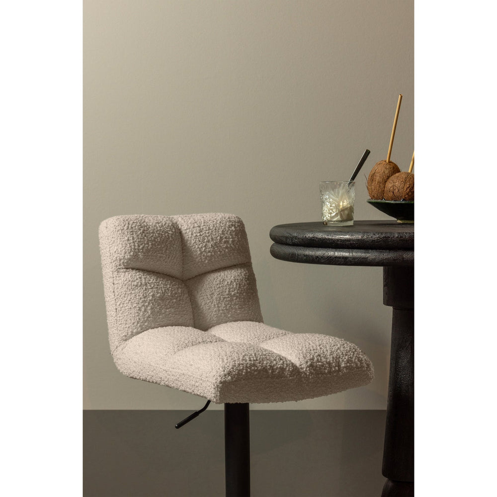 VINNY DRAAIBARE BARSTOEL BOUCLE ZAND