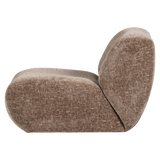 Fauteuil met craquelé velvet in lichtbruin, schuin achteraanzicht van rug en zitting.