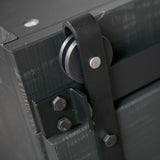 SLIDE KAST BARN BEZAAGD MAT ZWART [fsc]