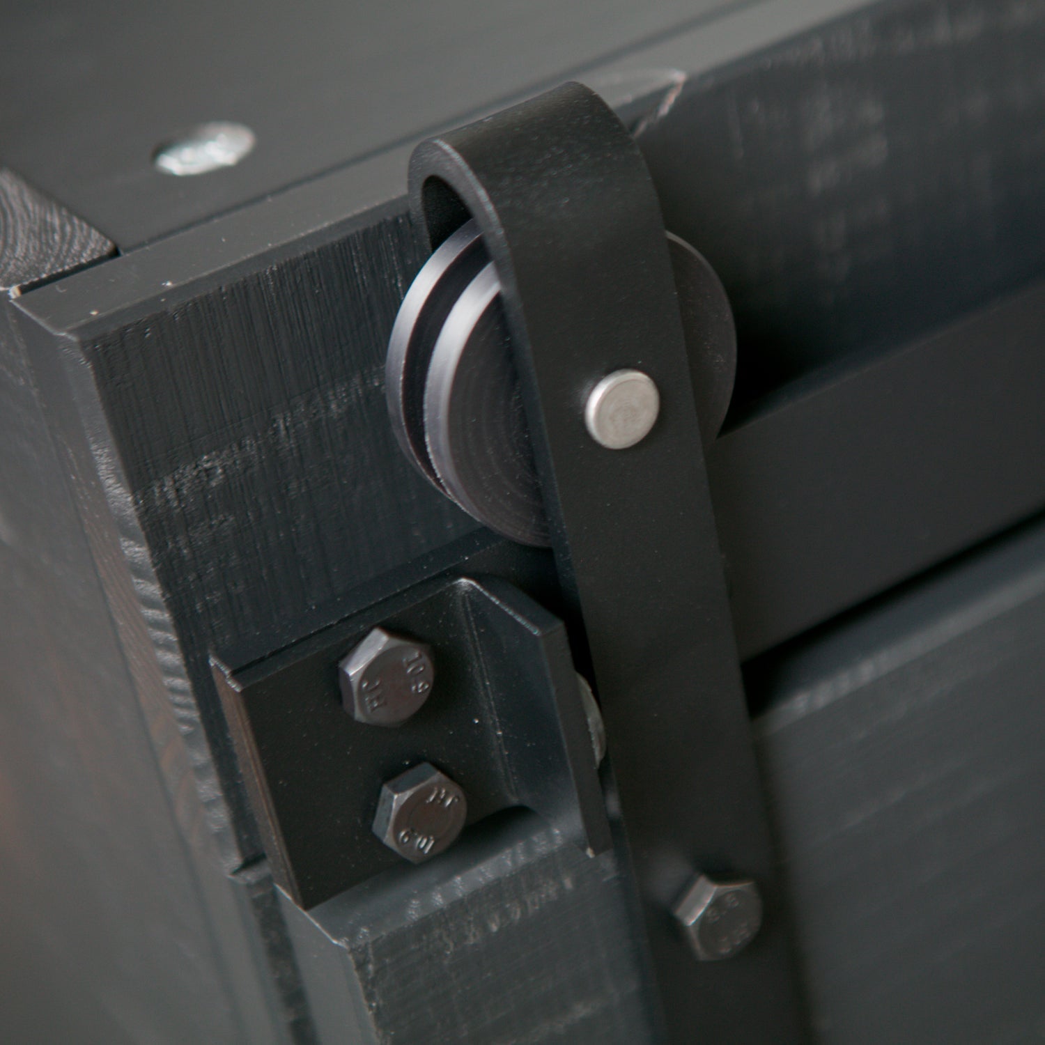 SLIDE KAST BARN BEZAAGD MAT ZWART [fsc]