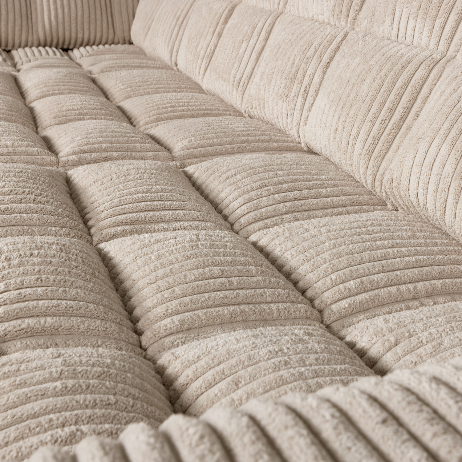 SECOND DATE HOEKBANK LINKS RIBSTOF TRAVERTIN