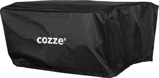 Zwarte Cozze pizzaovenhoes met schuine vouw en 'COZZE' logo