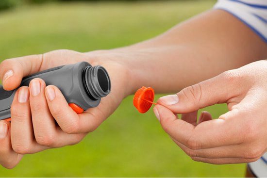 Gardena broeskop met 5 standen, connector met oranje inzetstuk op slangaansluiting