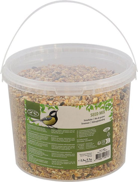 Kunststof emmer met doorzichtig deksel en groene label, gevuld met zaadmix