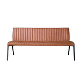 Cognac eetkamerbank met verticale ribbels in rug, gevoerde zitting en zwarte poten