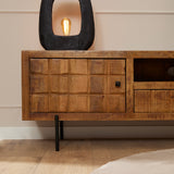 tv-meubel Brandy met geruit front en zwarte knop op lade