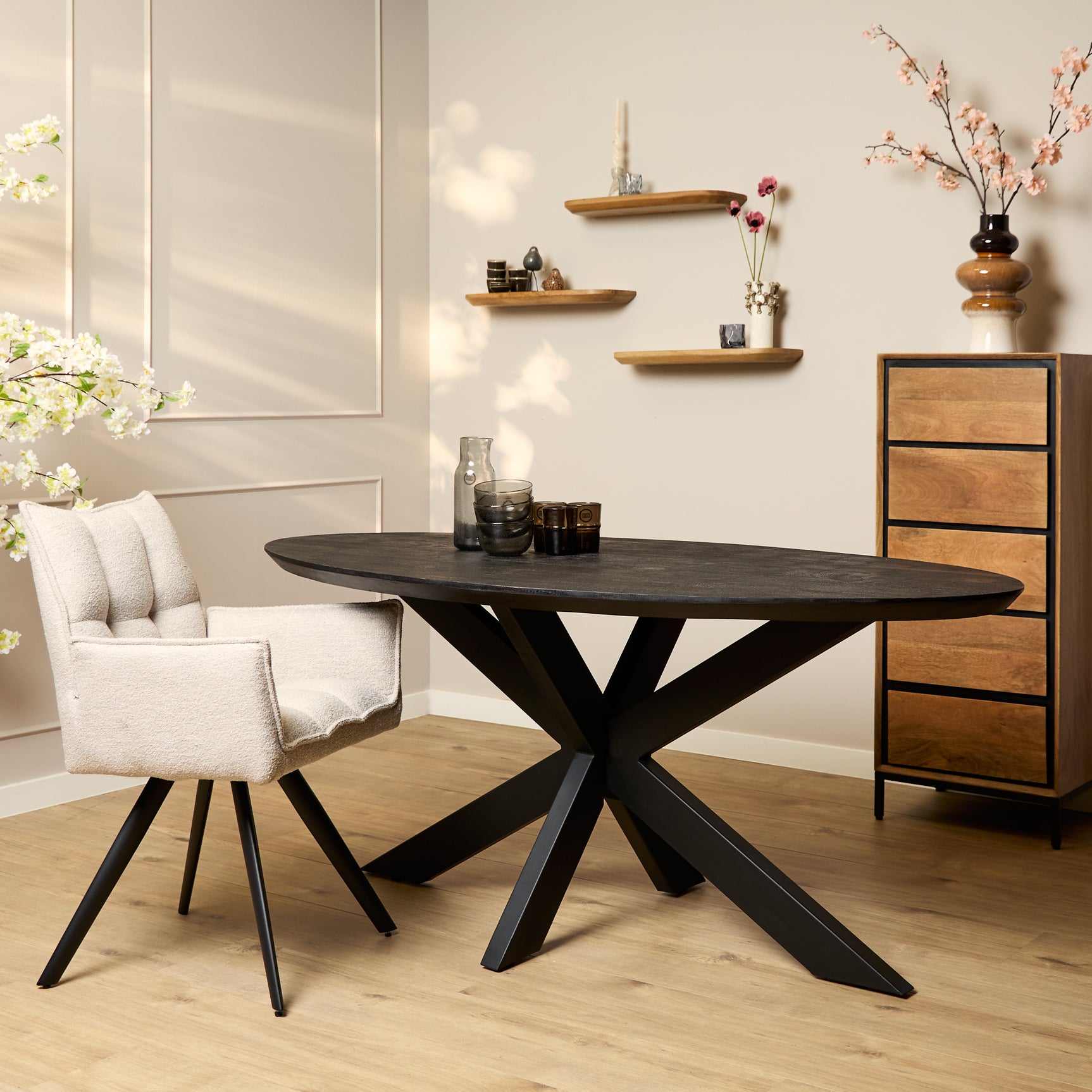 Eettafel Brandy Zwart | 160 cm | Ovaal