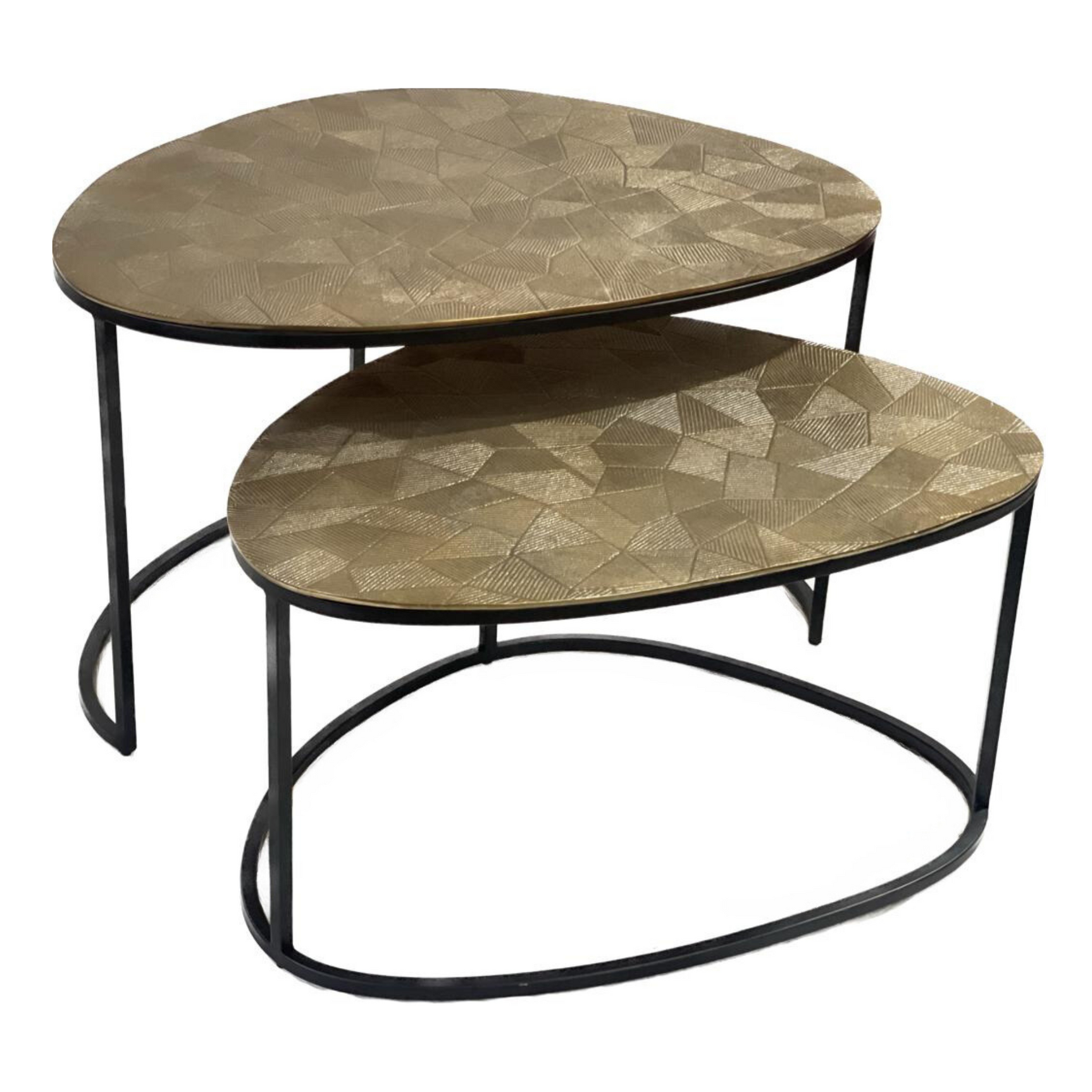 Set salontafels met twee ronde, goudkleurige gegraveerde bladen en zwart metalen frame