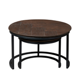 Ronde salontafels met bruin eikenhouten blad en zwarte metalen poten