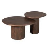 Set van 2 ronde bruine houten salontafels, twee verschillende hoogtes