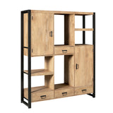 Vakkenkast met open vakken aan de zijkant, licht hout en zwarte staanders.