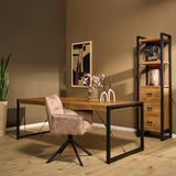 Eettafel Boaz met houten blad en zwart metalen frame, brede poten