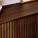 Dressoir bovenblad met donkere rand en verticale latten onderrand in bruin.