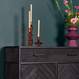 Kastlade met greeplijst en twee delen met ruitmotief, zwart/grijs houtlook.
