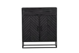 Zwarte kast met lade en dubbele deuren, houtlook met ruit/visgraatmotief op panelen.