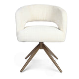 Eetkamerstoel met afgeronde rug en armleuningen, off-white bekleding, bronzen spinpoot