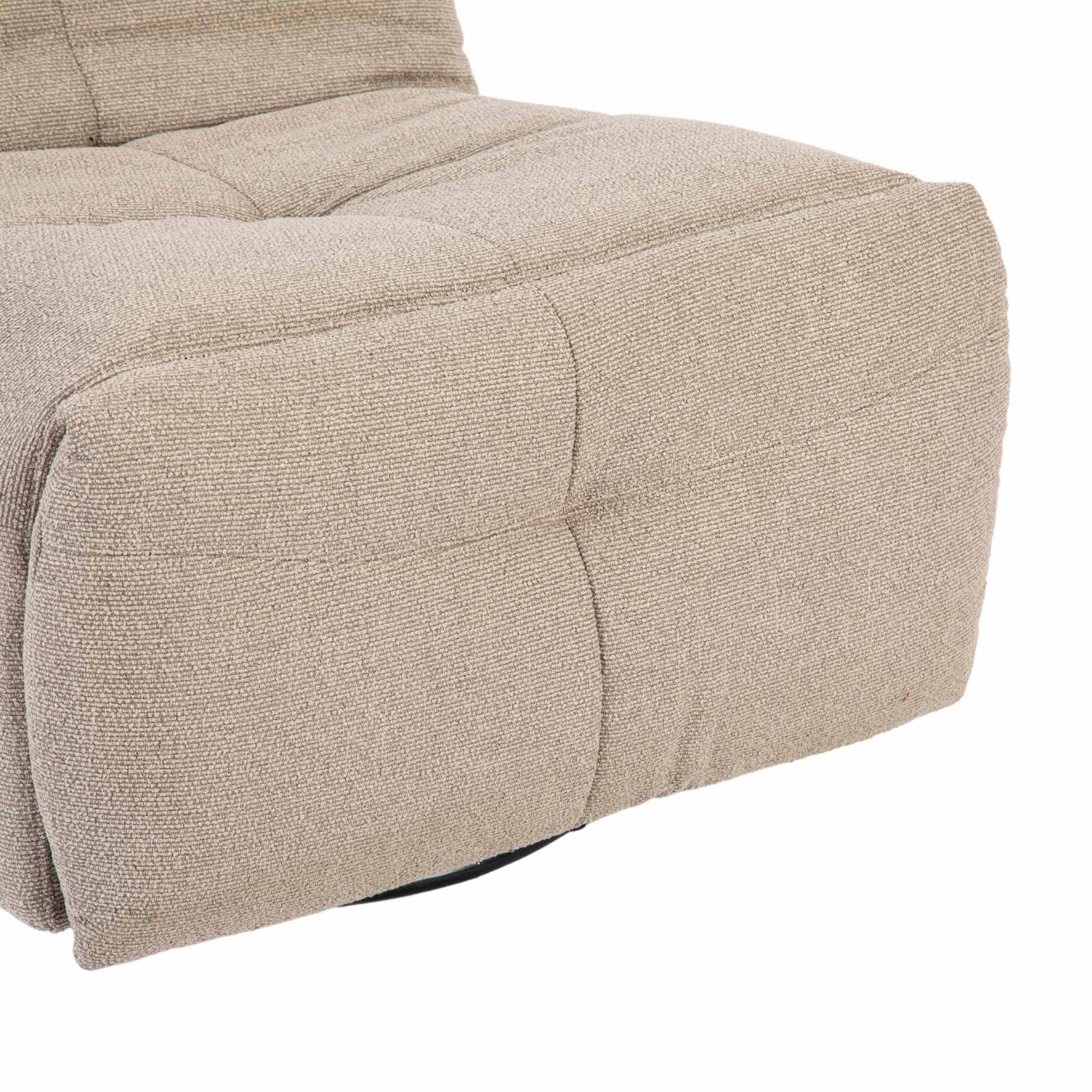 Beige relaxfauteuil arm- en zijkant met afgeronde naden en textuur