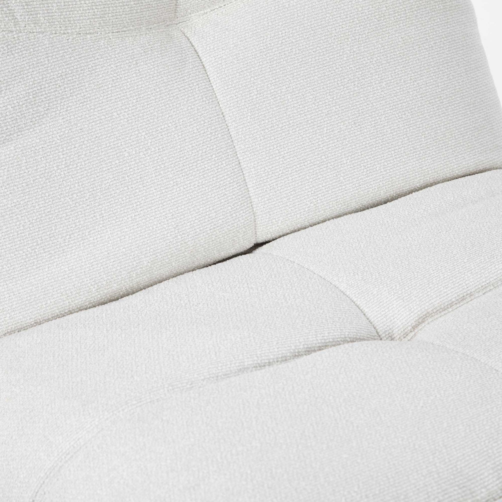 Lazy relaxfauteuil bekleding met zichtbare naden op het zitkussen