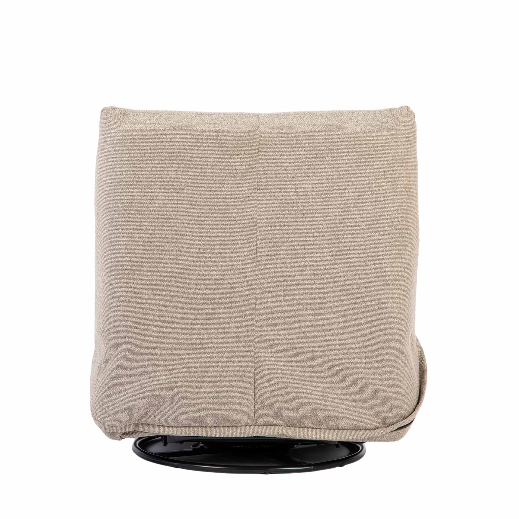Taupe relaxfauteuil achteraanzicht met hoge rugvulling en zwarte draaibasis