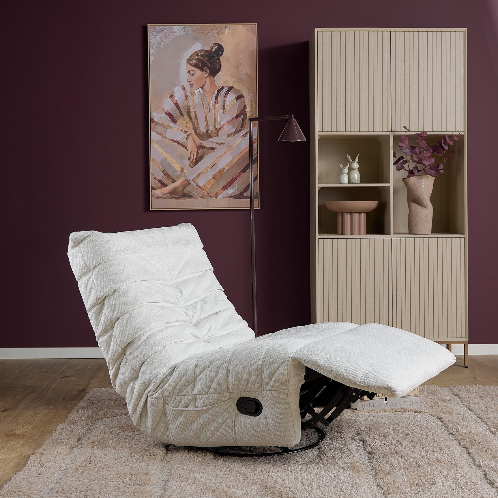 Relaxfauteuil Zen in naturel met brede zitting en opklapbare voetensteun