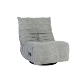 Grijze relaxfauteuil met gewatteerde rug en armleuning, ronde fauteuilvorm.