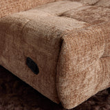 Kaneel relaxfauteuil in beige stof, close-up van armleuning en zwarte bedieningsknop