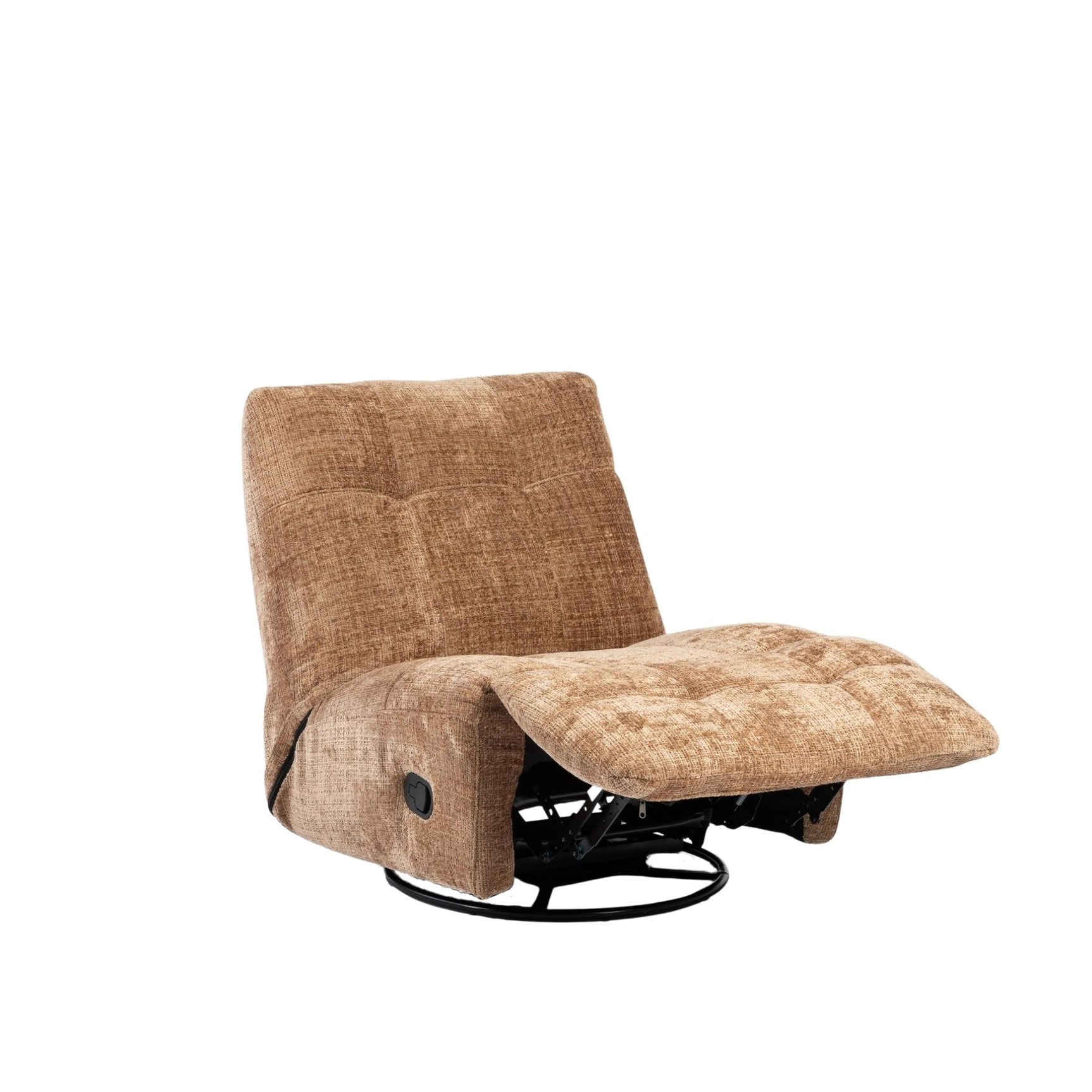kaneelkleurige relaxfauteuil met uitgeschoven voetensteun en zichtbaar zwart onderstel