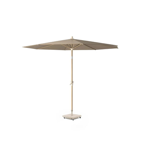 Platinum parasol met taupe doek en houten middenpaal, ronde voet