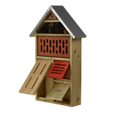Insectenhotel XL met open vakken, houten kamers en stenen vulling onder donkergrijs dak